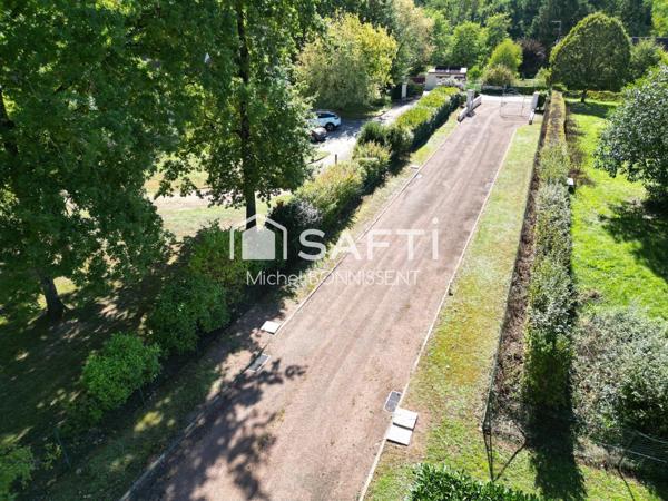 Belle propriété , à 2h au sud de Paris et à 10 minutes du péage de l'A71