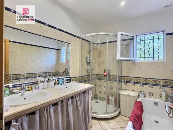 MAISON de Type 5 - Piscine