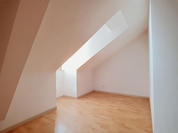 PAU Centre (Rue Duboué) Appartement T3 de 61,79 m² habitables (74,65 m² au sol)  en dernier étage