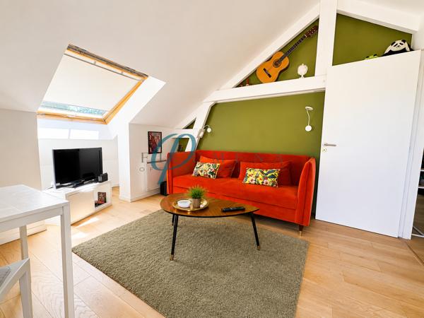MAISON FAMILIALE D’EXCEPTION, UN AIR DE VACANCES À L’ANNÉE FILUMENA vous propose en vente, À l’abri des regards, au fond d’une impasse paisible et pourtant à quelques minutes seulement du centre-ville, découvrez cette superbe maison d’architecte de 171 m², parfaitement entretenue, nichée au cœur d’un magnifique parc paysager de près de 3 000 m².
