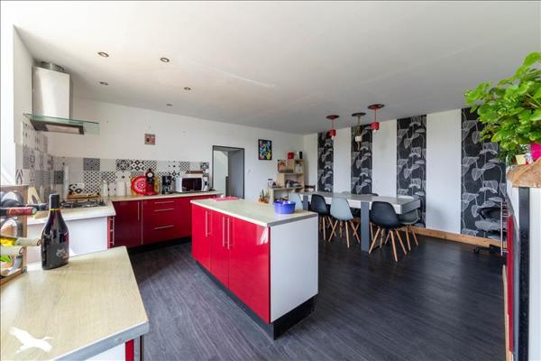 Maison à vendre |  Clermont-Dessous |  9 pièces | 197 m²