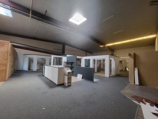 Local Commercial 1500m² – St barthelemy d anjou