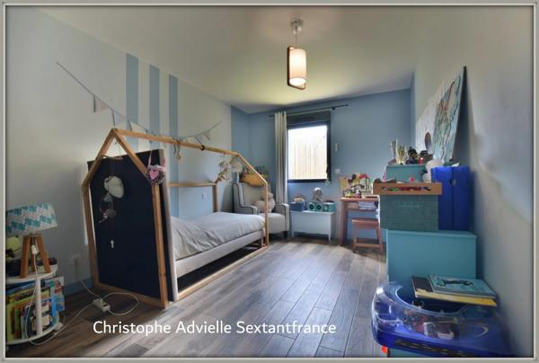 Maison ossature bois RT 2012, plain pied , 4 chambres, terrain de 6177 M2 en fond d'impasse avec belle vue