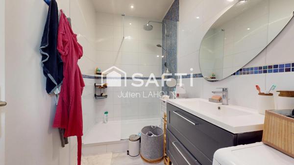 Magnifique T2 sous les toits avec terrasse