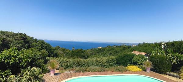 Villa 4 pièce(s) 2 chambre(s) 107.9 m²