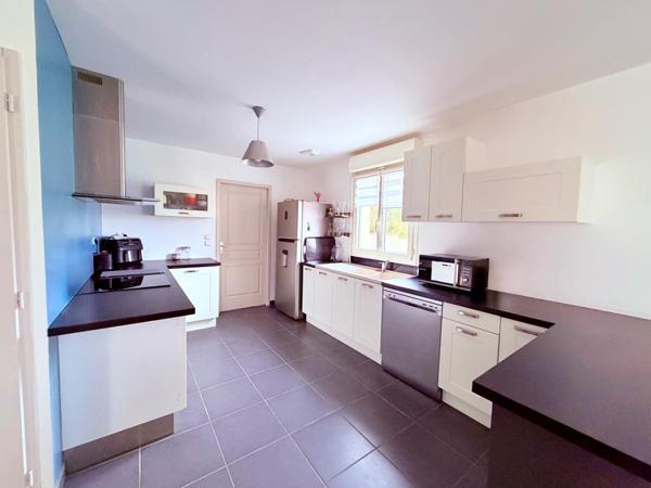 Agréable maison T7 avec garage et jardin clos