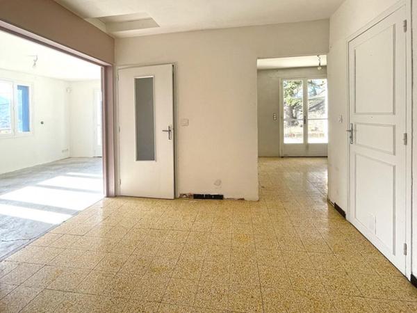 Maison 7 pièces à rénover 90 m2 MEZEL (04)