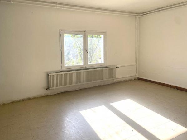 Maison 7 pièces à rénover 90 m2 MEZEL (04)