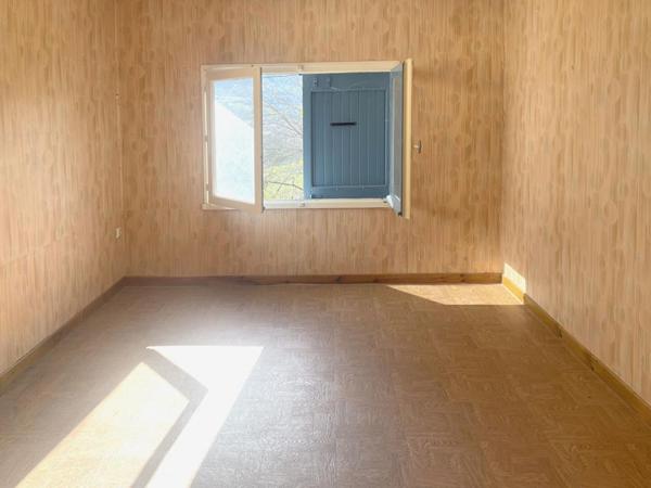 Maison 7 pièces à rénover 90 m2 MEZEL (04)