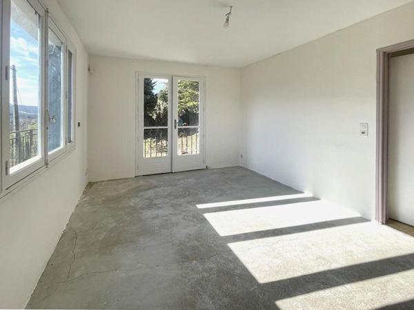 Maison 7 pièces à rénover 90 m2 MEZEL (04)