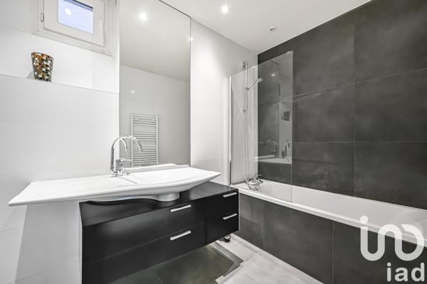 Appartement 2 pièces de 54 m² à Paris (75004)