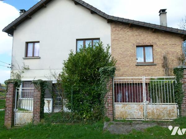 cuisine, séjour, 2 chambres, salle d'eau + Appartement  de 4  pièces, chauf, jardin, chalet