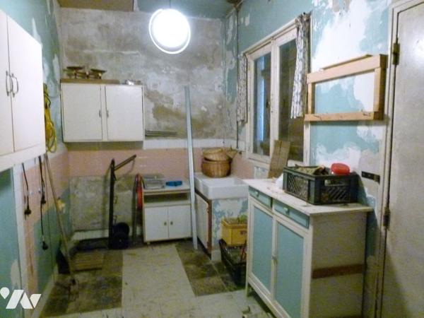 cuisine, séjour, 2 chambres, salle d'eau + Appartement  de 4  pièces, chauf, jardin, chalet