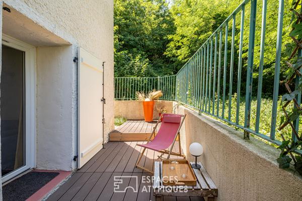 Appartement cosy rénové avec extérieur et parking à deux pas d’OL Vallée