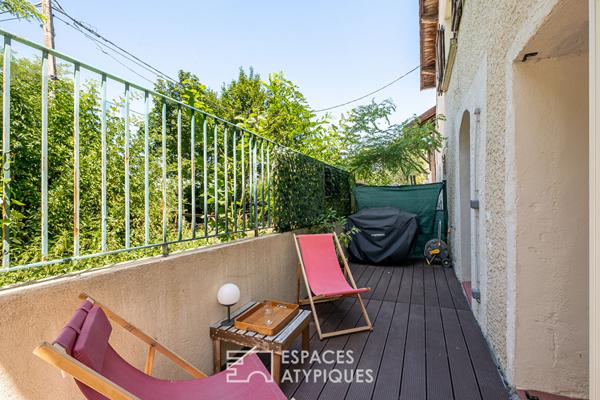 Appartement cosy rénové avec extérieur et parking à deux pas d’OL Vallée