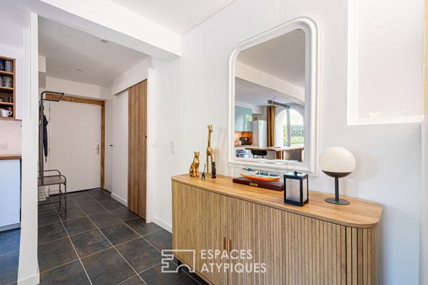 Appartement cosy rénové avec extérieur et parking à deux pas d’OL Vallée