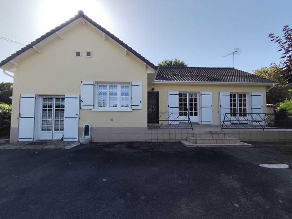 MAISON FAMILIALE  AVEC JARDIN ET PISCINE HORS SOL