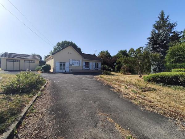 MAISON FAMILIALE  AVEC JARDIN ET PISCINE HORS SOL