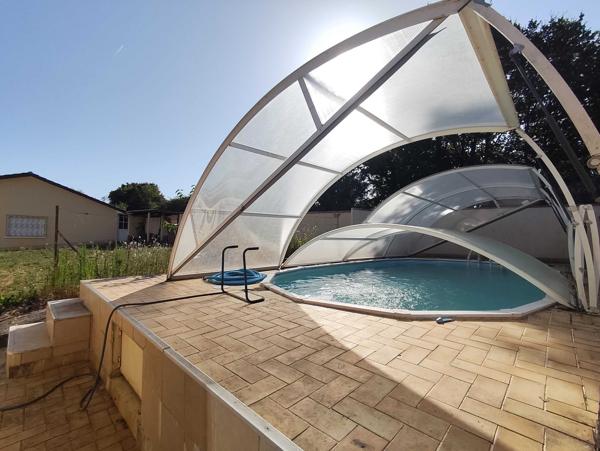 MAISON FAMILIALE  AVEC JARDIN ET PISCINE HORS SOL