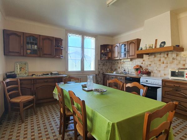 ENSEMBLE IMMOBILIER À VENDRE À NOYERS SUR CHER