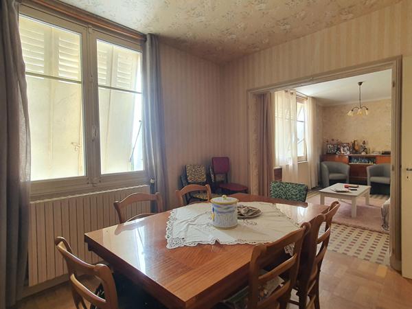 ENSEMBLE IMMOBILIER À VENDRE À NOYERS SUR CHER