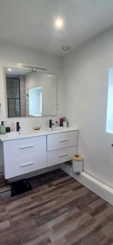 17600 SAUJON SAUJON-MAISON 167m² avec garage ,véranda et piscine sur 720m²