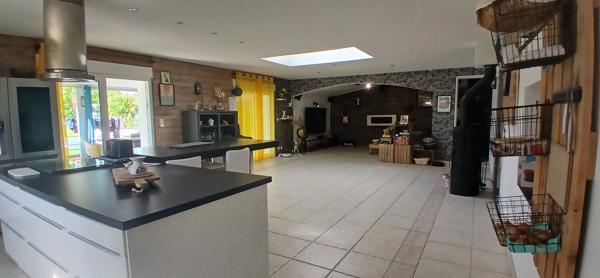 17600 SAUJON SAUJON-MAISON 167m² avec garage ,véranda et piscine sur 720m²