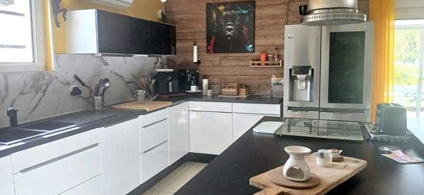 17600 SAUJON SAUJON-MAISON 167m² avec garage ,véranda et piscine sur 720m²