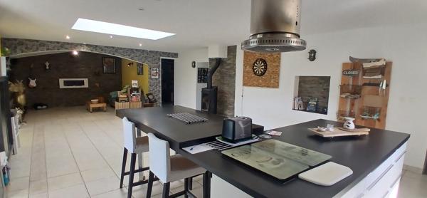 17600 SAUJON SAUJON-MAISON 167m² avec garage ,véranda et piscine sur 720m²
