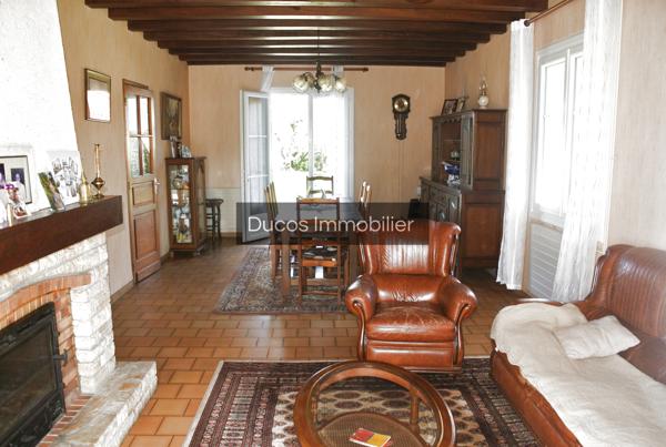Maison aux portes des commodités
