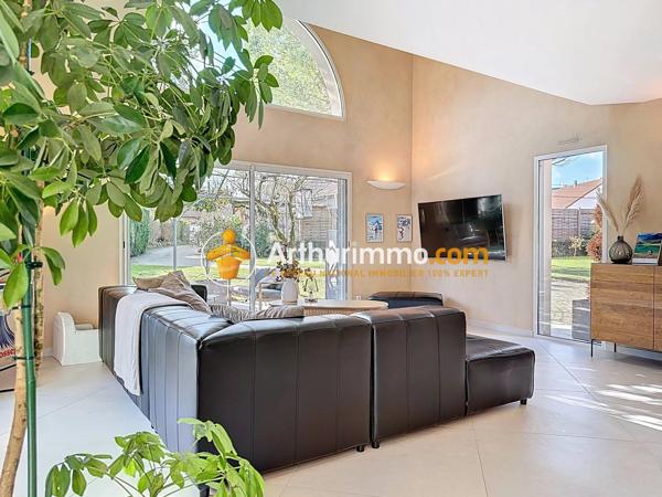 Vente                                                      Maison
                        
                     5 pièces                      165 m2                     à Bourgoin-Jallieu