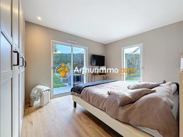 Vente                                                      Maison
                        
                     5 pièces                      165 m2                     à Bourgoin-Jallieu