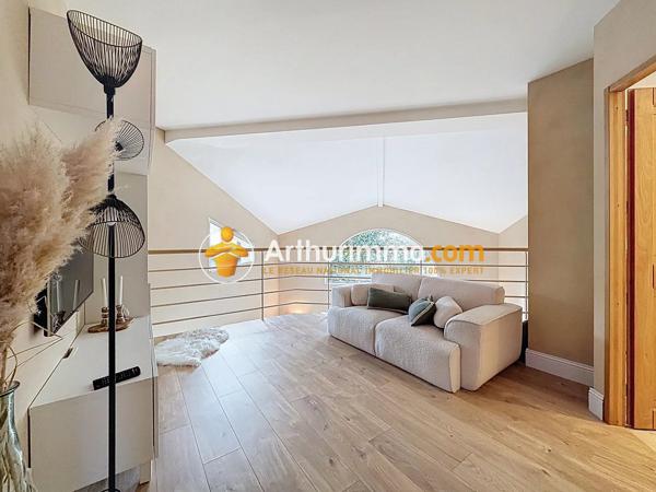 Vente                                                      Maison
                        
                     5 pièces                      165 m2                     à Bourgoin-Jallieu