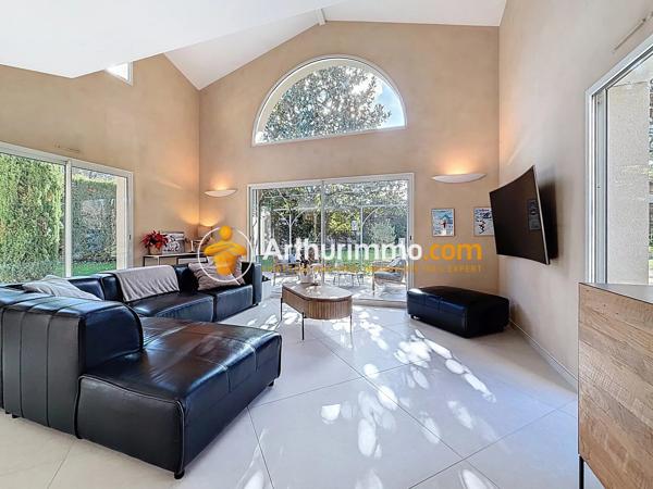 Vente                                                      Maison
                        
                     5 pièces                      165 m2                     à Bourgoin-Jallieu