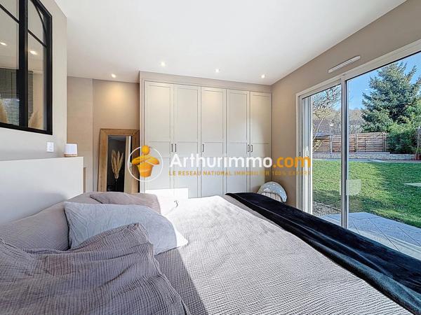 Vente                                                      Maison
                        
                     5 pièces                      165 m2                     à Bourgoin-Jallieu