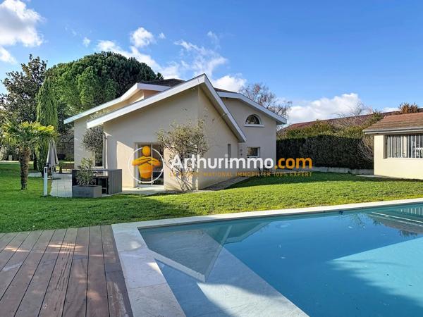 Vente                                                      Maison
                        
                     5 pièces                      165 m2                     à Bourgoin-Jallieu