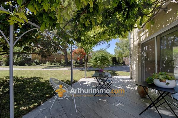Vente                                                      Maison
                        
                     5 pièces                      165 m2                     à Bourgoin-Jallieu