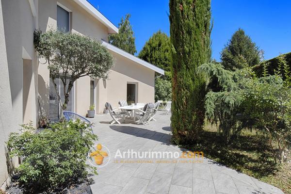 Vente                                                      Maison
                        
                     5 pièces                      165 m2                     à Bourgoin-Jallieu