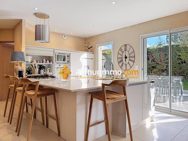 Vente                                                      Maison
                        
                     5 pièces                      165 m2                     à Bourgoin-Jallieu