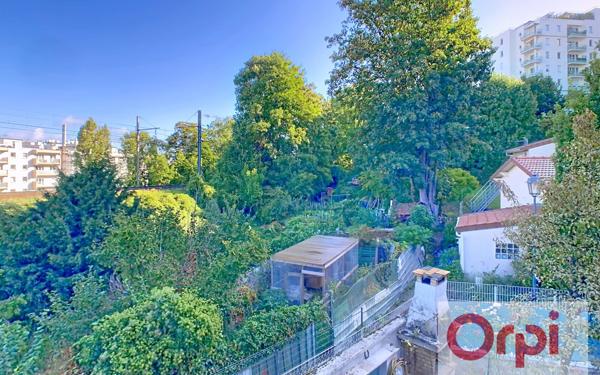 Maison à vendre    3 pièces • 92 m2 Issy-les-Moulineaux