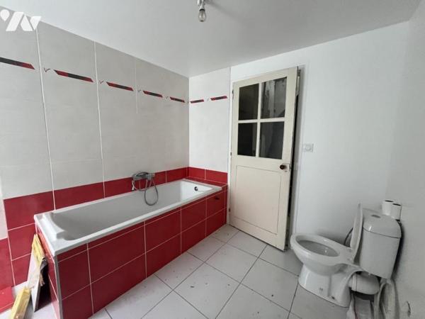 Maison d’habitation mitoyenne d’un côté, datant des 1700