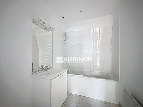 APPARTEMENT 2 CHAMBRES - PLACE DE PARKING SECURISEE TOURCOING
