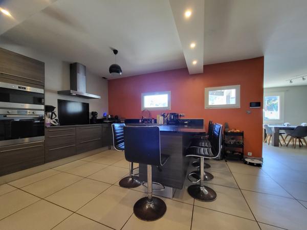 Martigues (13500) JONQUIERES COUP DE COEUR : VILLA FAMILIALE 5 PIECES AVEC T2 INDEPENDANT