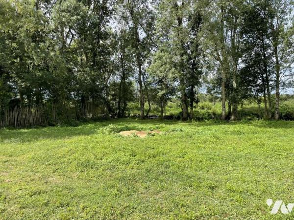 TERRAIN A BÂTIR 923 M²