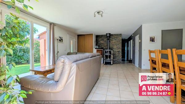 RARE VILLA DE PLAIN-PIED avec piscine et garage à 15 mn de Mandelieu !