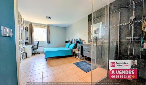 RARE VILLA DE PLAIN-PIED avec piscine et garage à 15 mn de Mandelieu !