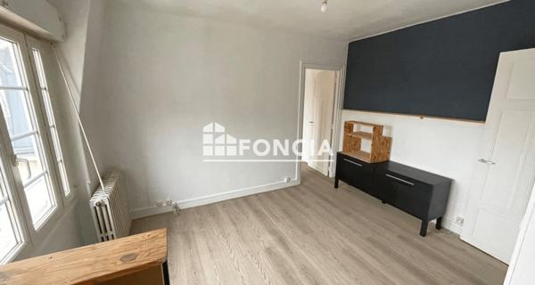Location Appartement 2 pièces 30.37 m² - Courbevoie 92400