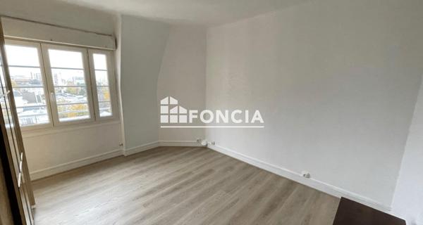 Location Appartement 2 pièces 30.37 m² - Courbevoie 92400