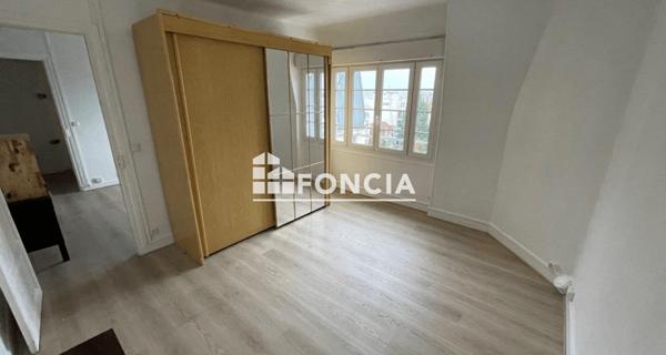 Location Appartement 2 pièces 30.37 m² - Courbevoie 92400