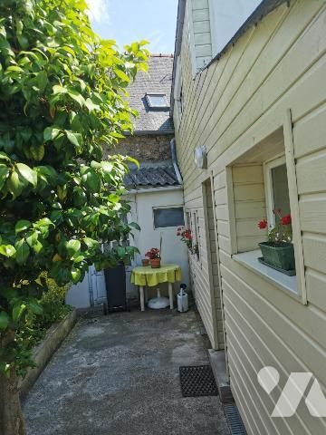 EXCLUSIVITE Centre, maison avec petite cour et jardin